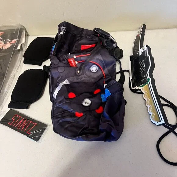 Deluxe Men's Ghostbusters Costume - Picture 3 of 7